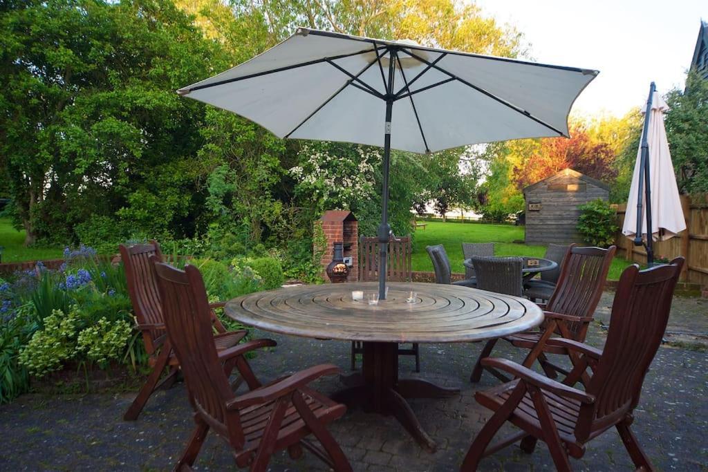 Stunning Barn Conversion Ideal For Large Families Bildeston Kültér fotó