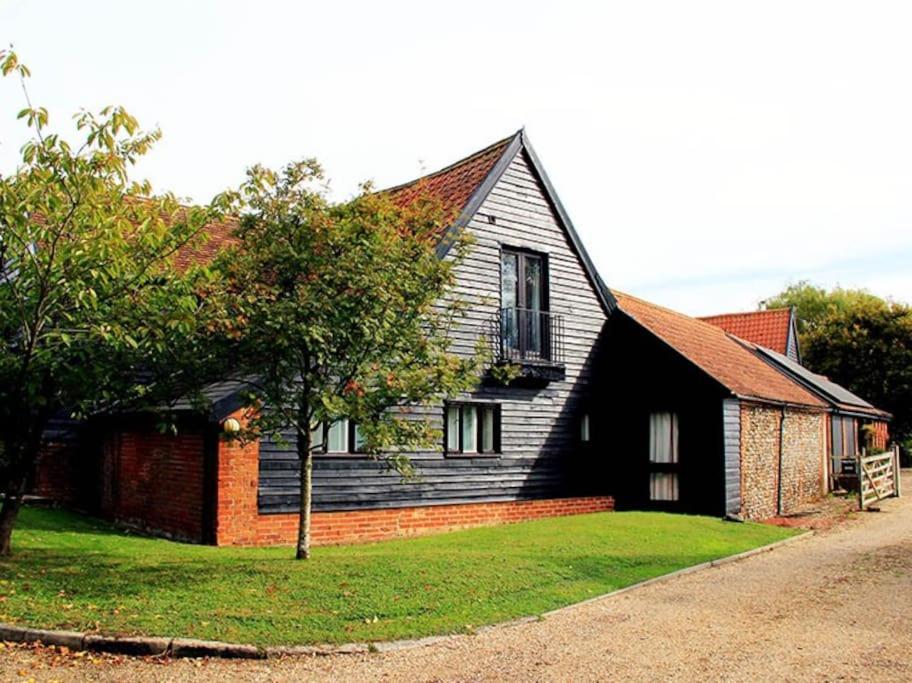 Stunning Barn Conversion Ideal For Large Families Bildeston Kültér fotó