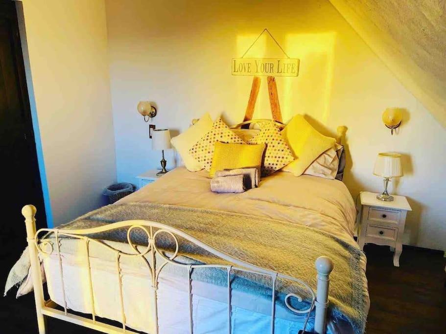 Stunning Barn Conversion Ideal For Large Families Bildeston Kültér fotó