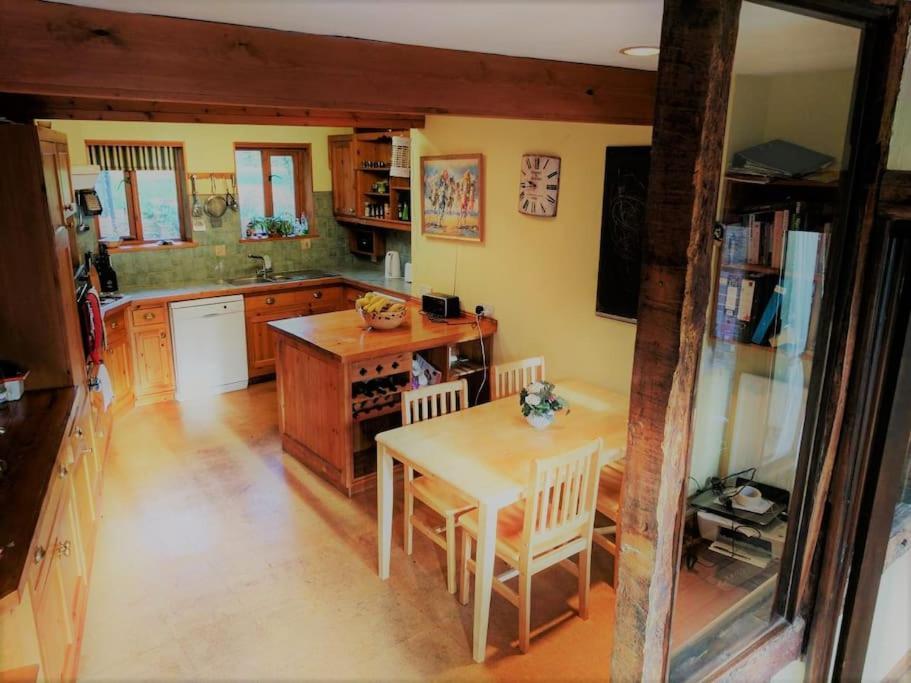 Stunning Barn Conversion Ideal For Large Families Bildeston Kültér fotó