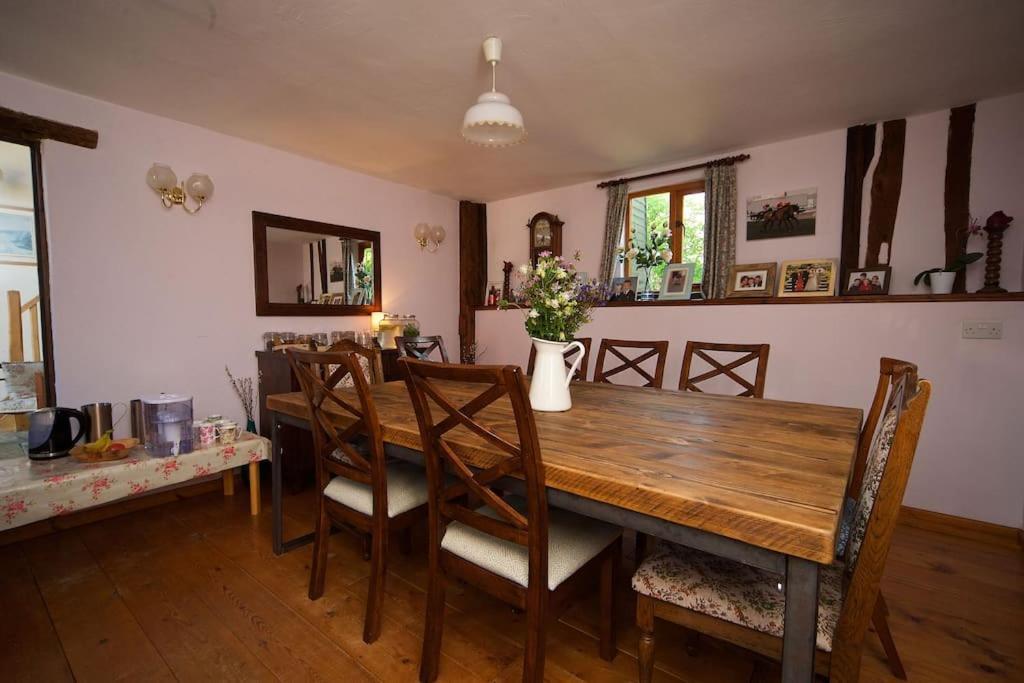 Stunning Barn Conversion Ideal For Large Families Bildeston Kültér fotó
