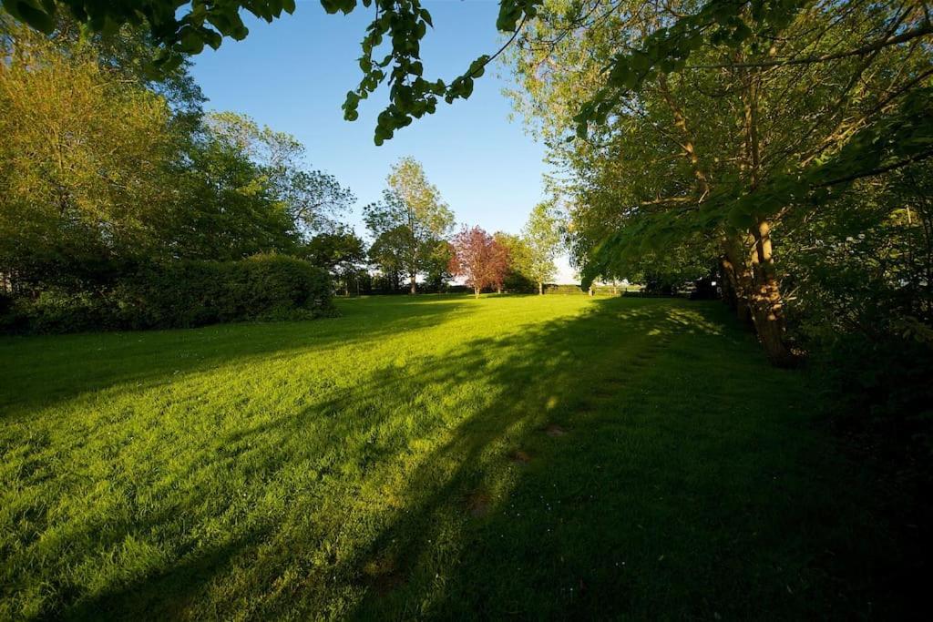 Stunning Barn Conversion Ideal For Large Families Bildeston Kültér fotó