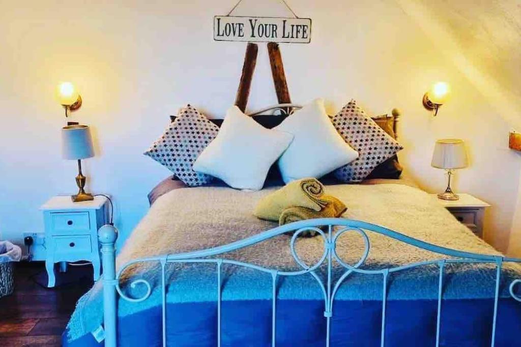 Stunning Barn Conversion Ideal For Large Families Bildeston Kültér fotó