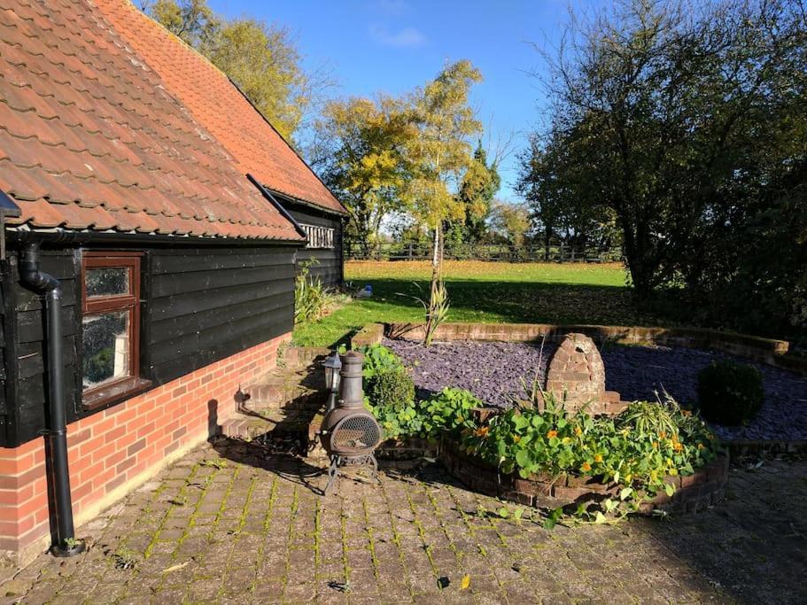Stunning Barn Conversion Ideal For Large Families Bildeston Kültér fotó