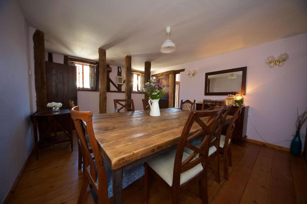 Stunning Barn Conversion Ideal For Large Families Bildeston Kültér fotó