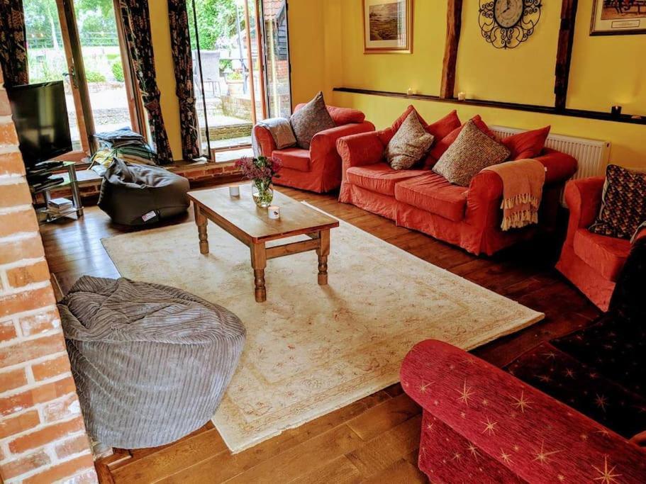 Stunning Barn Conversion Ideal For Large Families Bildeston Kültér fotó