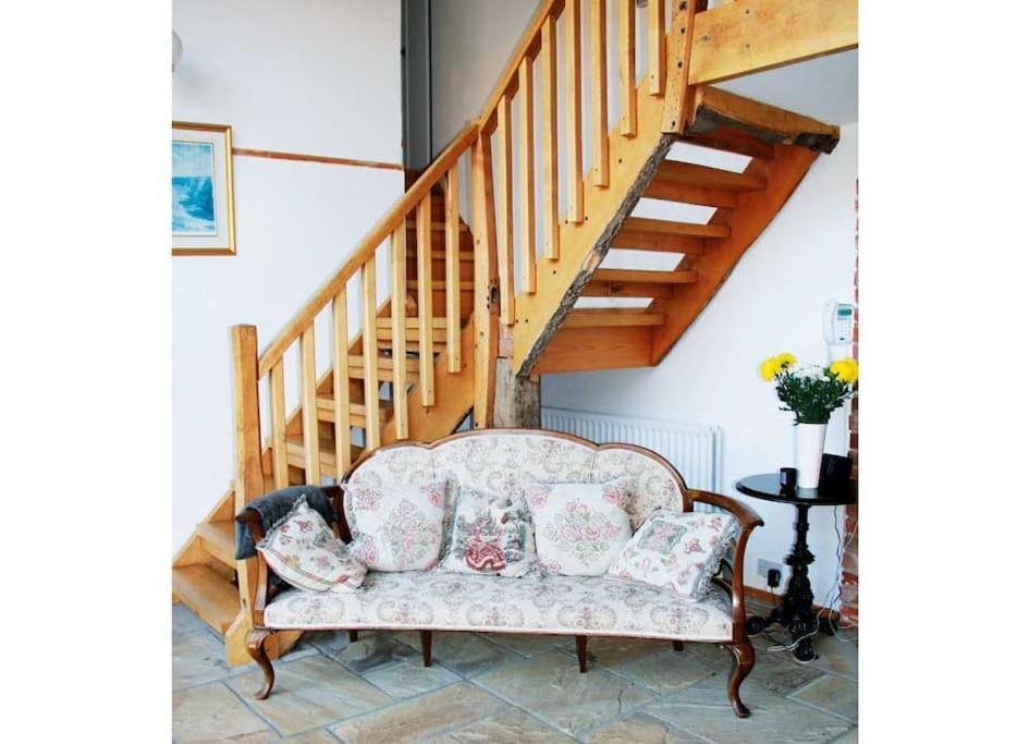 Stunning Barn Conversion Ideal For Large Families Bildeston Kültér fotó